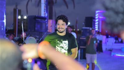 مصطفى حجاج يشعل سهرات “Vibes” بالساحل الشمالي (صور)