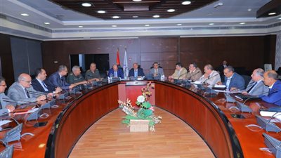 كامل الوزير يلتقي “مميش” لمتابعة مستجدات إنشاء “محطات متعددة الأغراض” بميناء الإسكندرية