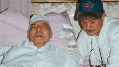 “بفيديو نادر” ناهد السباعي تودع فاروق الفيشاوي وتُحيي ذكرى جدها فريد شوقي (فيديو)