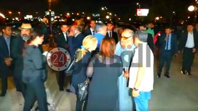 ظهور مفاجيء لرجل الأعمال السعودي صالح كامل في عزاء فاروق الفيشاوي (فيديو)