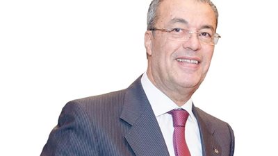 الدكتور صلاح سلام: الأطباء أصحاب الدخل المرتفع لايتعدون 5 %.. ويطالب إعادة هيكلة الاجور