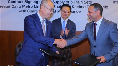 النقل توقع عقود توريد وصيانة عدد 6 قطارات جديدة مكيفة للخط الثاني لمترو أنفاق القاهرة الكبرى
