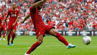 ليفربول يختار هدف محمد صلاح في تشيلسي الأفضل بالموسم الماضي (فيديو)