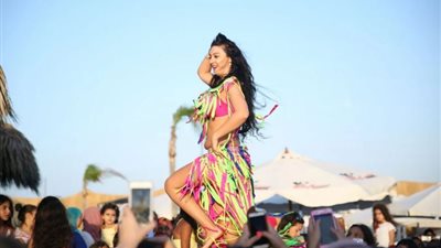 صافيناز في بيان رسمي وصفته بالهام: “لم أحرض يومًا على شئ وبرقص دايمًا بشورت” (صور)