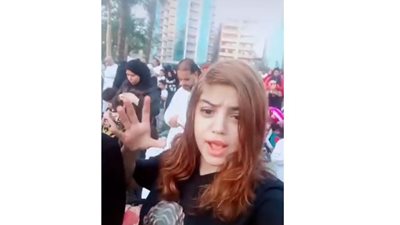 “على جرحي بقوم وأنام”.. فتاة تثير الجدل بالرقص على “تيك توك” في صلاة عيد الأضحى (فيديو وصور)