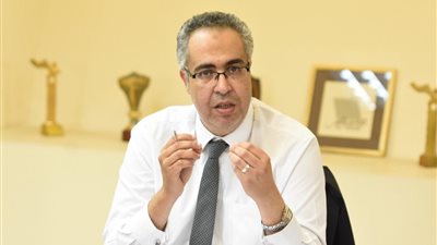 رئيس البيت الفني للمسرح: الجمهور متعطش للعروض.. وجميعها ترفع لافتة كامل العدد (صور)