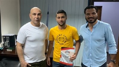 بناء على رغبة حسام حسن.. سموحة يتعاقد مع موهبة الأهلي