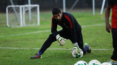 مدرب حراس الأهلي يجتمع بـ”إكرامي”.. ولاسارتي يستكشف بيراميدز أمام إيتوال