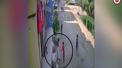 حبس عامل أعتدى على طفل بالضرب بعد مشاجرة مع ابنه في الشرقية