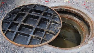 أنيسة حسونة: تقاعس الحكومة في حل سرقات أغطية البالوعات يسبب كوارث يومية