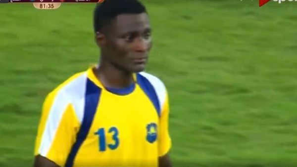 لاعب فريق أطلع برة