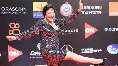 لبلبة عن حركاتها الاستعراضية على السجادة الحمراء بالجونة السينمائي: حبيت أهزر مع الجمهور