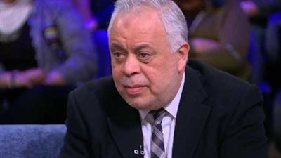 أشرف زكي يطالب بزيادة رسوم تذاكر السينمات لتنمية موارد النقابة