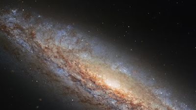 تلسكوب هابل الفضائي يكشف انفجار النجوم على بعد 80 مليون سنة ضوئية | صور