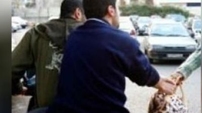 سحلها وخطف حقيبتها.. محاكمة 3 متهمين بسرقة سيدة بالإكراه في مدينة نصر