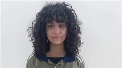 بسبب شعرها الكيرلي.. الطالبة روزيتا تتعرض للتنمر والضرب من مديرة المدرسة