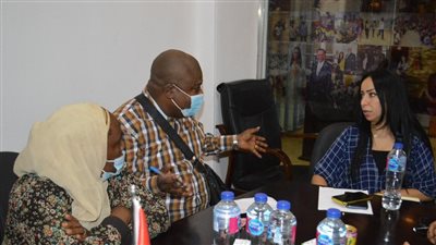 الحلم الإفريقي توزع حلاوة المولد على الجاليات والسفارات الإفريقية في مصر | صور