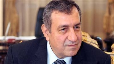 تعيين رئيس الوزراء الأسبق مقررا لمجلس بحوث الطرق والنقل والمرور| مستند