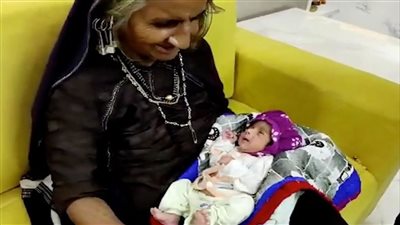 مُسنة هندية تضع مولودها الأول في سن السبعين وسط ذهول الجميع