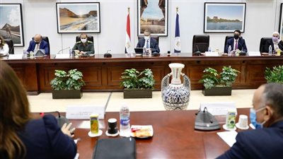 وزير الآثار يتابع آخر أعمال تطوير خدمات الزائرين في المواقع الأثرية والمتاحف | صور 