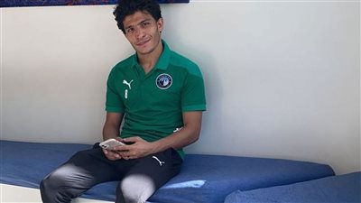 يخضع لعملية جراحية.. شقيق إسلام عيسى يكشف الحالة الصحية للاعب بعد عودته للقاهرة