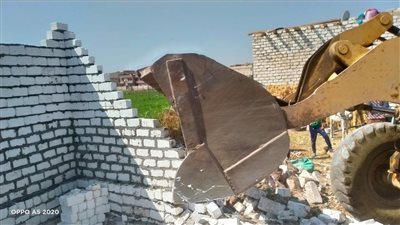 إزالة التعديات على أراضي الدولة ضمن أعمال الموجة 18 بالمنيا 