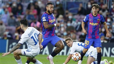 أجويرو وديباي يقودان تشكيل برشلونة ضد ألافيس في الدوري الإسباني