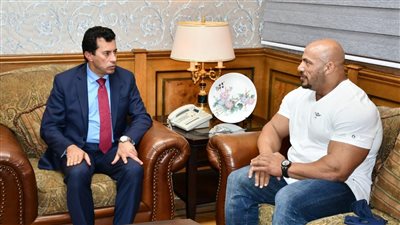بعد فوزه بـ مستر أوليمبيا للعام الثاني.. وزير الرياضة يستقبل بيج رامي