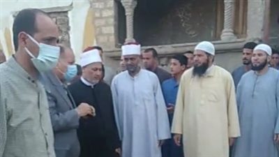 محافظ أسيوط يقدم واجب العزاء لأسر ضحايا حادث الطريق الأوسطي