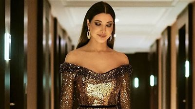 فستان نانسي وبدلة خالد سليم.. نجوم أدهشوا الجمهور بأزياء باهظة الثمن