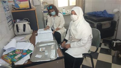 الكشف على 927 مواطنا في قافلة طبية مجانية ضمن حياة كريمة بقنا