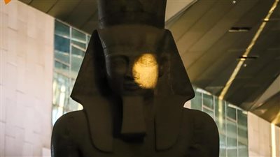 أحمد عربي: أدعو الآثاريين إلى زيارة معبد الأقصر لمناقشة وضع تمثال رمسيس الثاني على أرض الواقع 