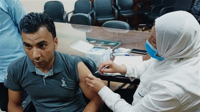 الرعاية الصحية بالأقصر توفر لقاحات كورونا في 49 وحدة ومركز طب أسرة بالمحافظة