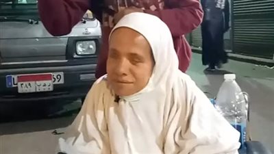 مُسنة تستغيث: أخواتي بصموني على بيع شقتي.. وقاعدة في الشارع بقالي 5 شهور 