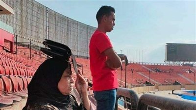 بعد تواجدها في المدرجات.. لاعب الإنتاج الحربي لوالدته: جمايلك عليا بتزيد 