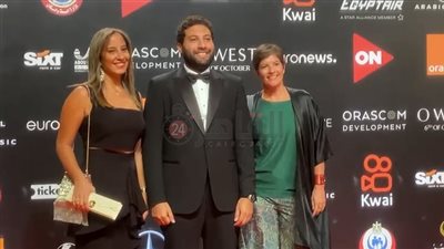 هل يحصد مخرج فيلم ريش جائزة اليوم في حفل ختام الجونة السينمائي ؟ | فيديو