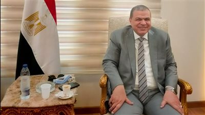 القوى العاملة توضح تفاصيل النظام الجديد للعمل الأسبوعي بالإمارات وساعات الدوام الرسمي