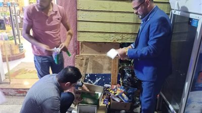 إعدام أغذية ومشروبات غازية غير صالحة للاستهلاك الآدمي في حملة مكبرة بشرم الشيخ