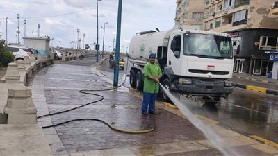 تجريف الأنفاق والميادين بشرق الإسكندرية لتجهيز الشنايش لاستيعاب مياه الأمطار خلال النوات 