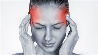 قلة شرب الماء والهرمونات.. أسباب الصداع النصفي 