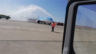 وصول أول رحلة طيران من إيطاليا عقب جائحة كورونا وسط إجراءات احترازية