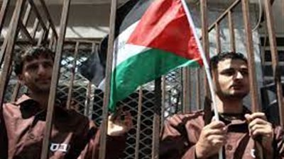 المعتقلون الفلسطينيون إداريا في سجون الاحتلال الإسرائيلي يخوضون اليوم معركة الإضراب عن الطعام