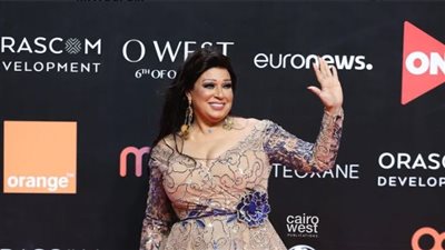 كواليس حفل ختام مهرجان الجونة فيفي عبده ترقص مع تامر حبيب | فيديو