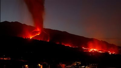 البحوث الفلكية تكشف حقيقة وجود خطورة على مصر من بركان جزيرة لا بالما