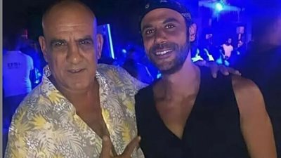 محمد لطفي ينشر صورة من كواليس فيلم عمهم مع محمد إمام 