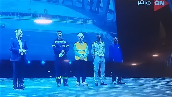 تكريم عمال مهرجان