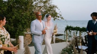 فان ديزل سلمها إلى زوجها.. ابنة بول ووكر توثق مشهد الزفاف المؤثر