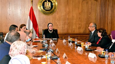 وزيرة الصناعة: نستهدف الوصول بقيمة الصادرات إلى 100 مليار دولار