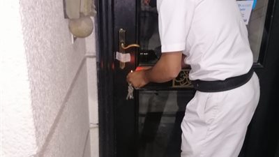 الجيزة: غلق وتشميع 35 محلا لمزاولة نشاط دون ترخيص