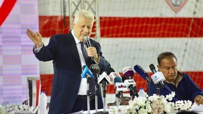صدمة من مرتضى منصور لجماهير الزمالك بعد انتظاره داخل النادي.. وكارتيرون يطيح بـ أبو جبل